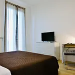 Lia\'S Home Modern Flat 2 Bedroom W Balcony