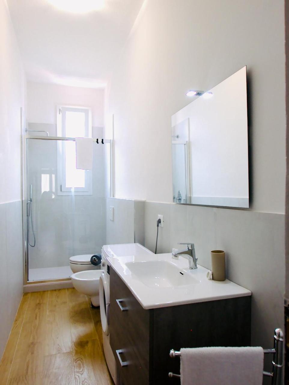 Appartamento Lia's Modern Flat 2 Bedroom W Balcony